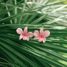 Load image into Gallery viewer, Orchid Earring
