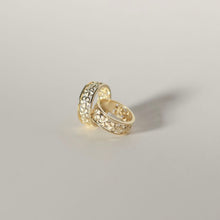 Load image into Gallery viewer, Plumeria Band Ring
