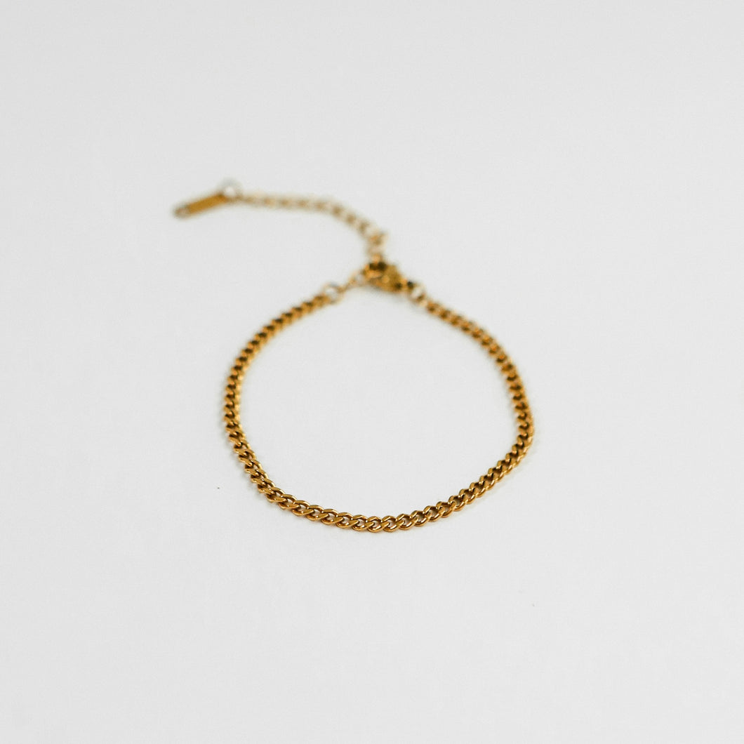 Dainty Curb Bracelet