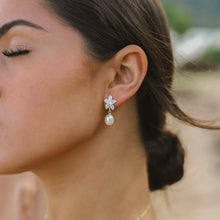 Load image into Gallery viewer, Pua Pearl Earrings
