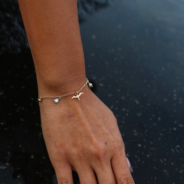 Keshi Iwa Bird Bracelet
