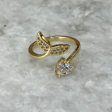 Load image into Gallery viewer, Whale Tale CZ Ring
