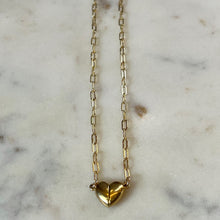 Load image into Gallery viewer, Magnetic Heart Choker
