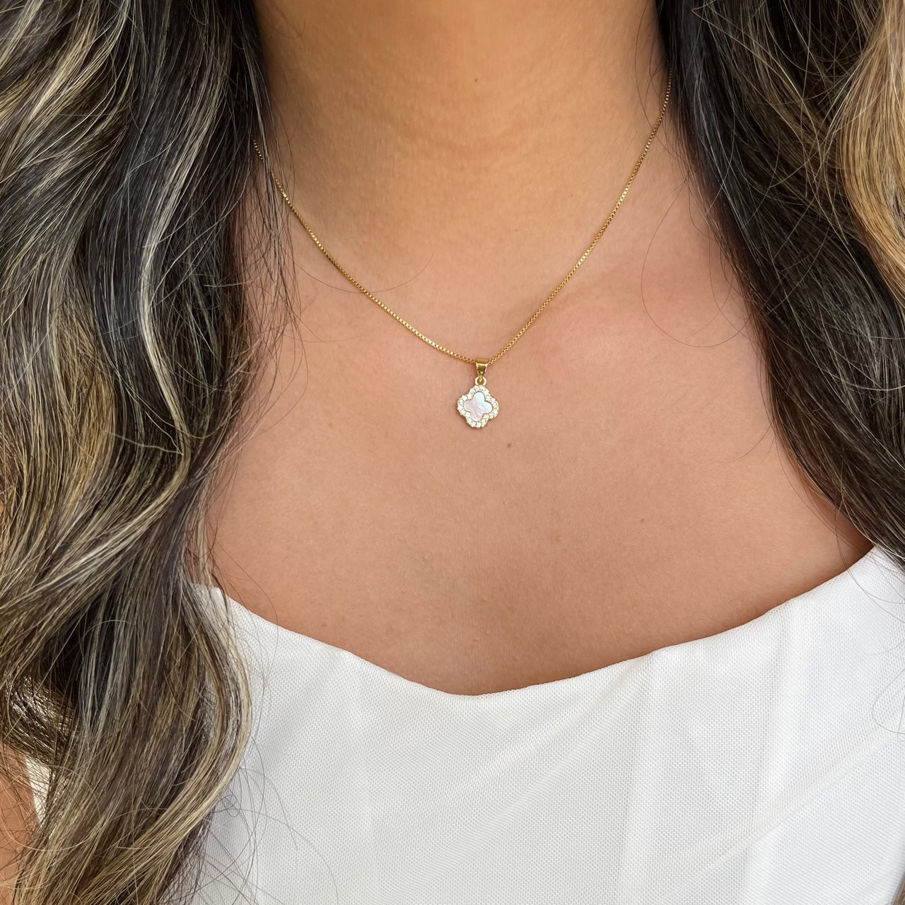アイリービーチ　shell clover necklace Shell Clover Pendant - Etsy