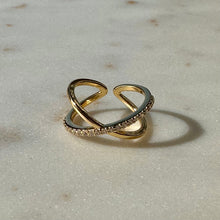 Load image into Gallery viewer, Cz Twist Ring
